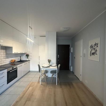 Cosy Apartment Near To The Chopin'S Airport Cybernetyki 2C Varsóvia Exterior foto